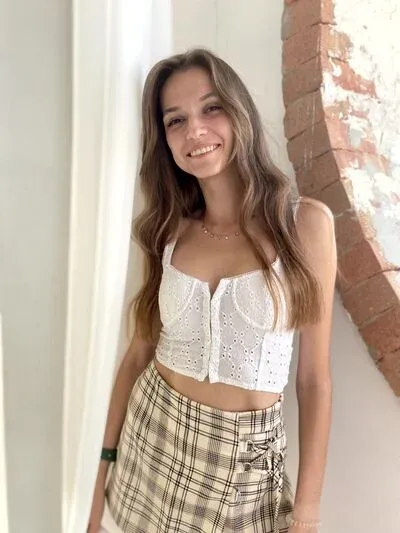 Artistically Stunning Russian Escort Girl Will Cchange Your Mood in Some Minutes Gallery Photo