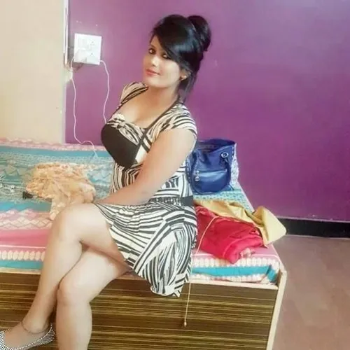 Sensationally sweet massage call girl is here for you all