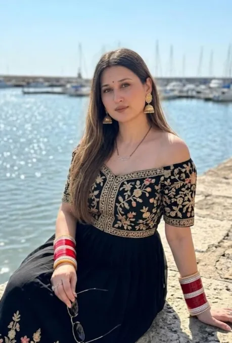 Let's have fun to the fullest and enjoy life with Srinagar vip call girl Gallery Photo