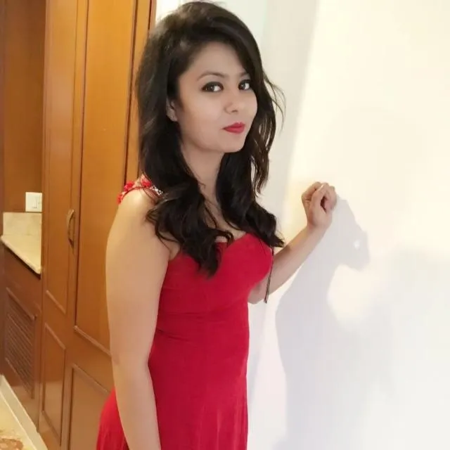 A hot and genuine local call girl available in Vadodara to please you in bed