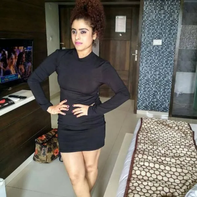Hotel Call Girl in Shivpuri Provides Home and Hotel Service with Cash Payments