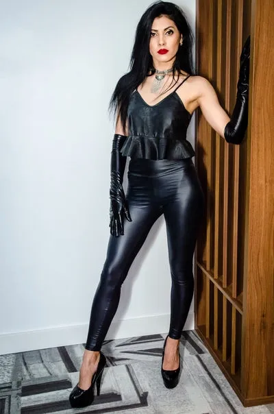 A VIP seductress call girl available in Ghaziabad at low prices