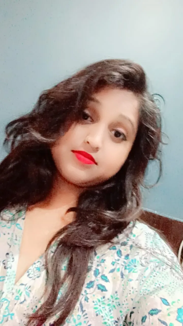 Bootylicious desi call girl in Kolkata who can fulfil your all sexual desires Gallery Photo