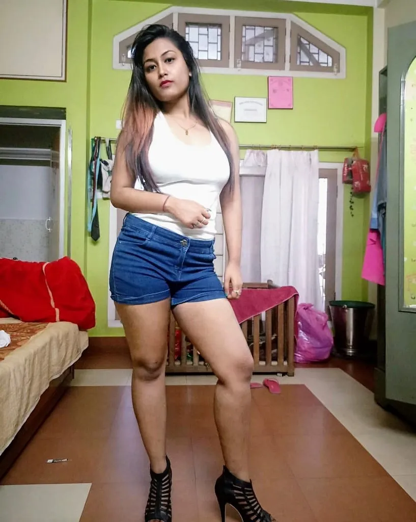 Book Cheap Rate Hotel Call Girl in Kolkata for Unlimited Shot Gallery Photo