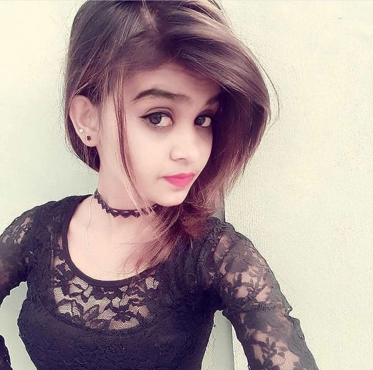 Book Appointment Now for Spend Naughty Time with College Call Girls in Kolkata