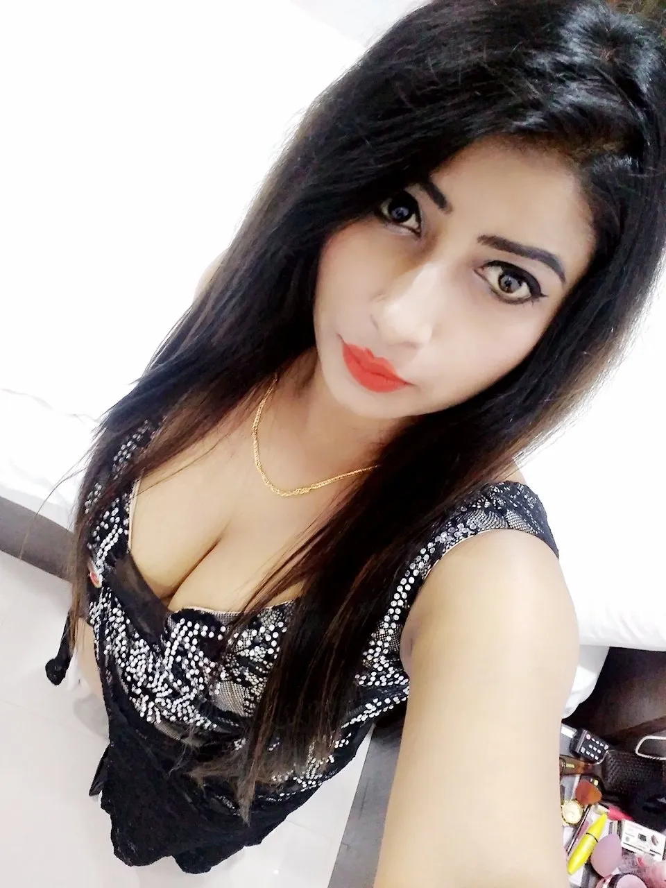 Beautiful vip call girl here to give you all type of services Gallery Photo