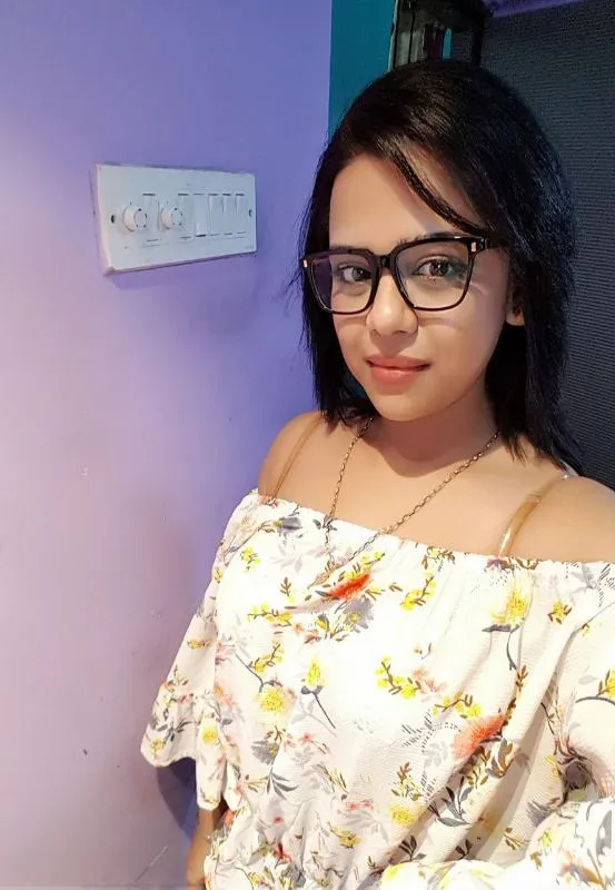 VIP escort girl in Mussoorie will make you super horny and then culminate in an unforgettable orgasm