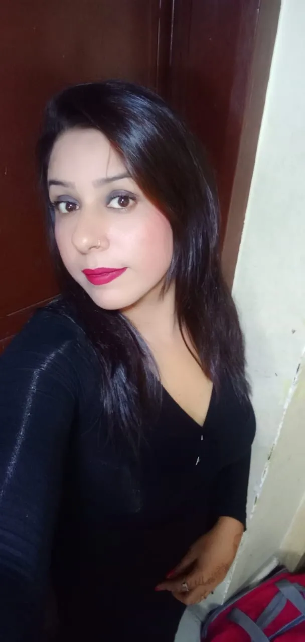 A lively and highly sensual bhabi call girl in Bhopal for erotic pleasure