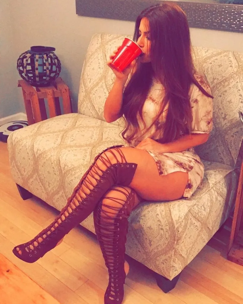 Genuine High Profile Call Girl Photos and Real Numbers in Bangalore Gallery Photo