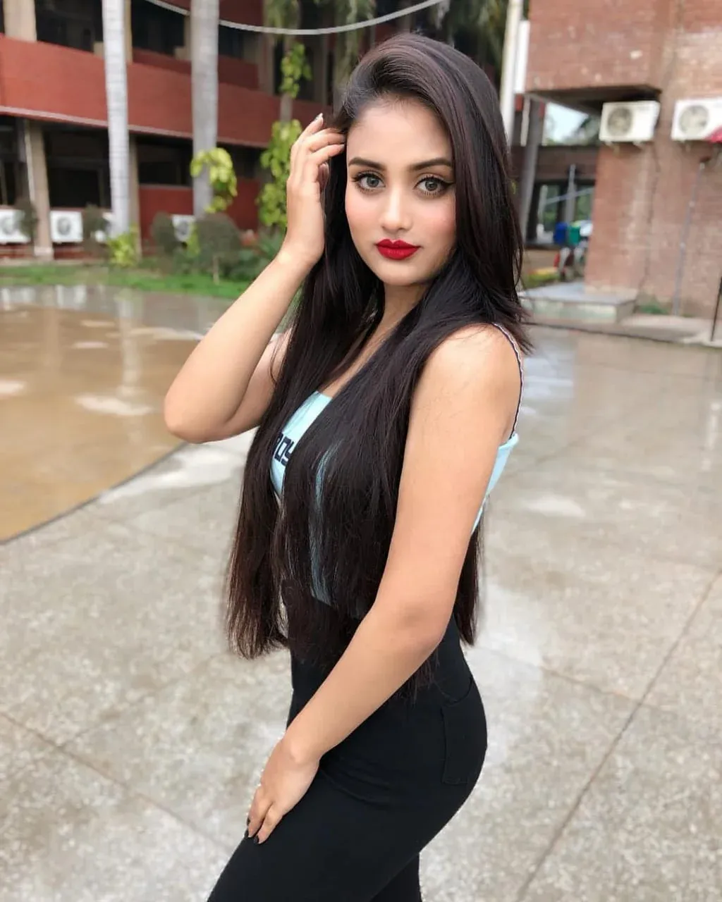 College Call Girl in Lucknow for Mature Romance Services Gallery Photo