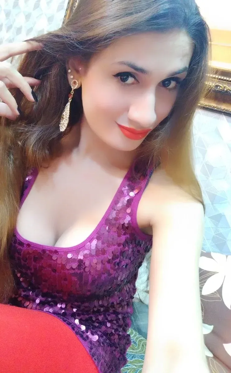 Seductive Sexy Actress Call Girl in Lucknow For Real Romance Gallery Photo