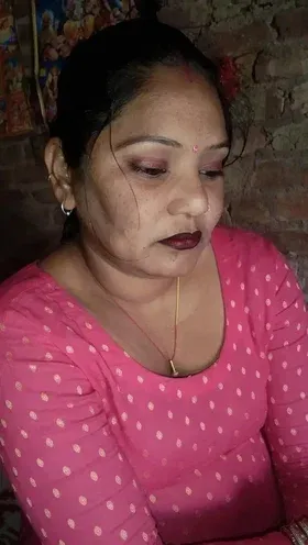 I am a Housewife Aunty Call Woman in Mathura get Housewife Fantasy Gallery Photo