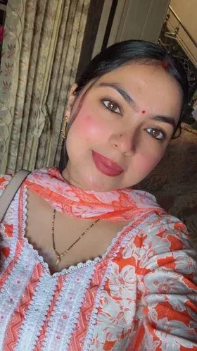 Sensual Housewife Call Girl in Moradabad For Sensual Pleasures in Bed Gallery Photo