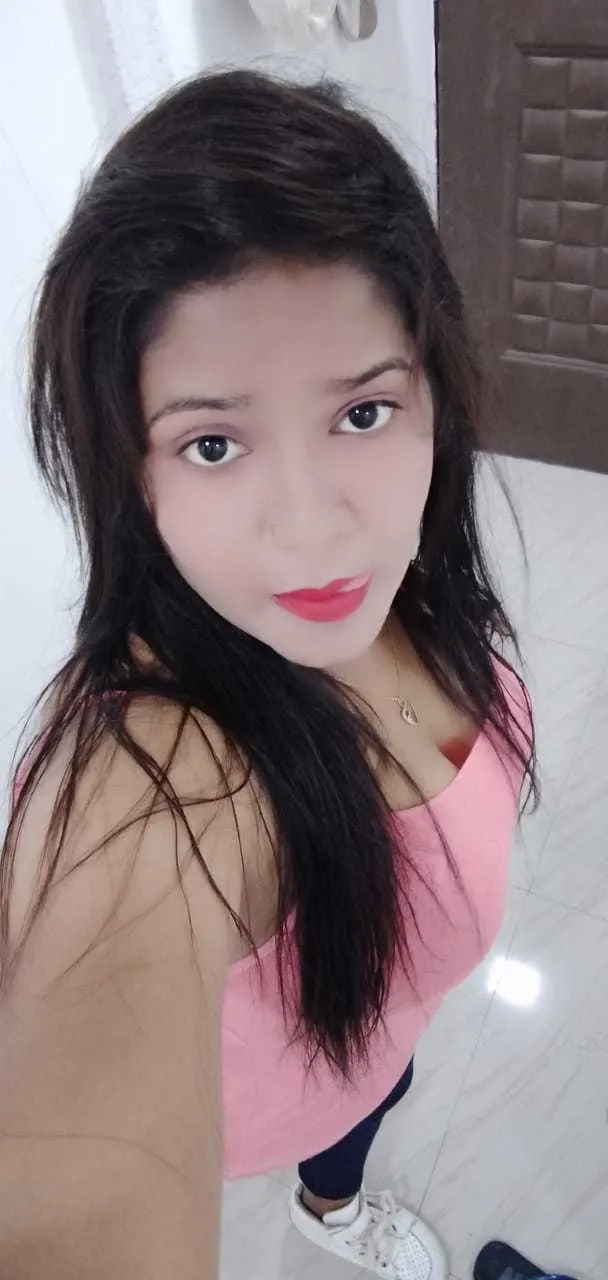 Well-Educated Charmy Dating Call Girl in Goa Gallery Photo