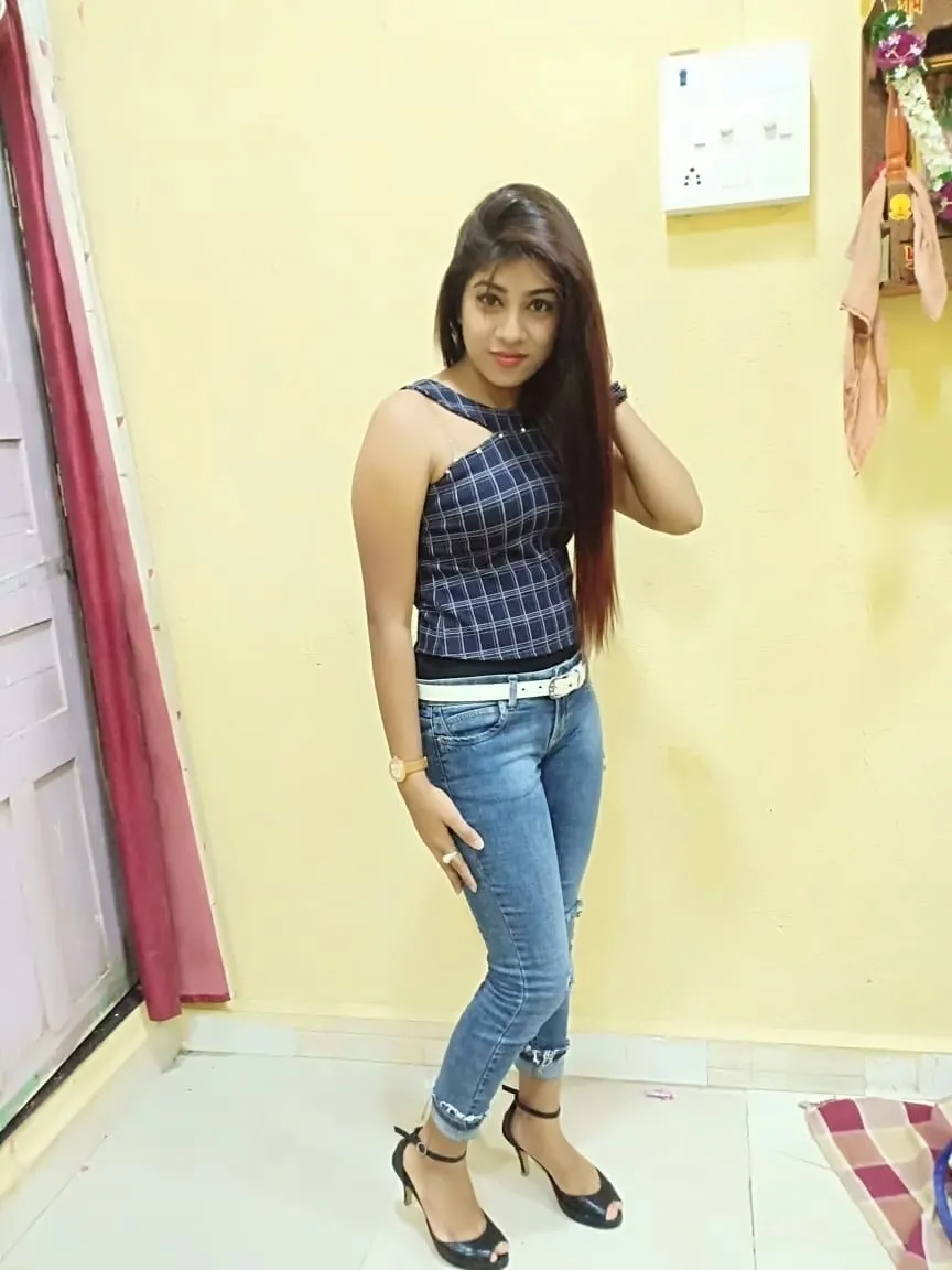 Reliable and Mature College Call Girl Here for Your Dream