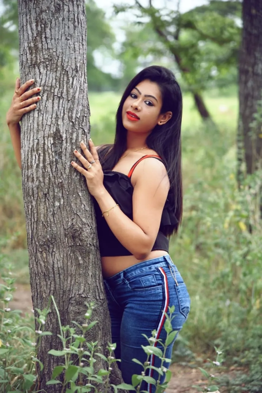 Reliable and Mature College Call Girl Here for Your Dream Gallery Photo