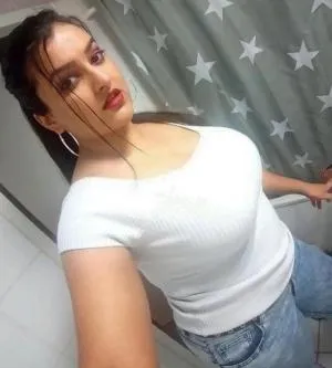 Young Face Desi Adult Call Girl in Pune Modern Companionship