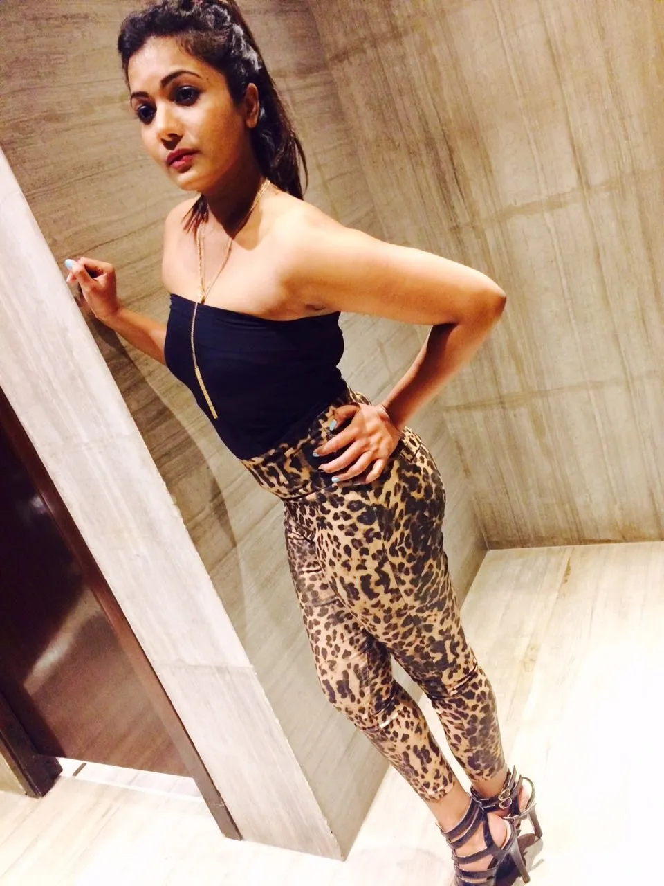 Independent Call Girl Free Doorstep Service in Azamgarh Available Without Any Cash Payment Gallery Photo