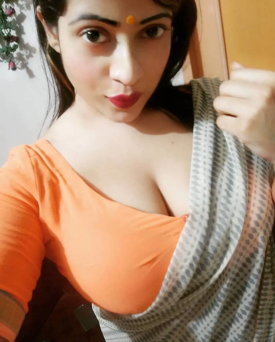 Let's enjoy that lustful sex with Chennai independent call girl, you're going to love Gallery Photo