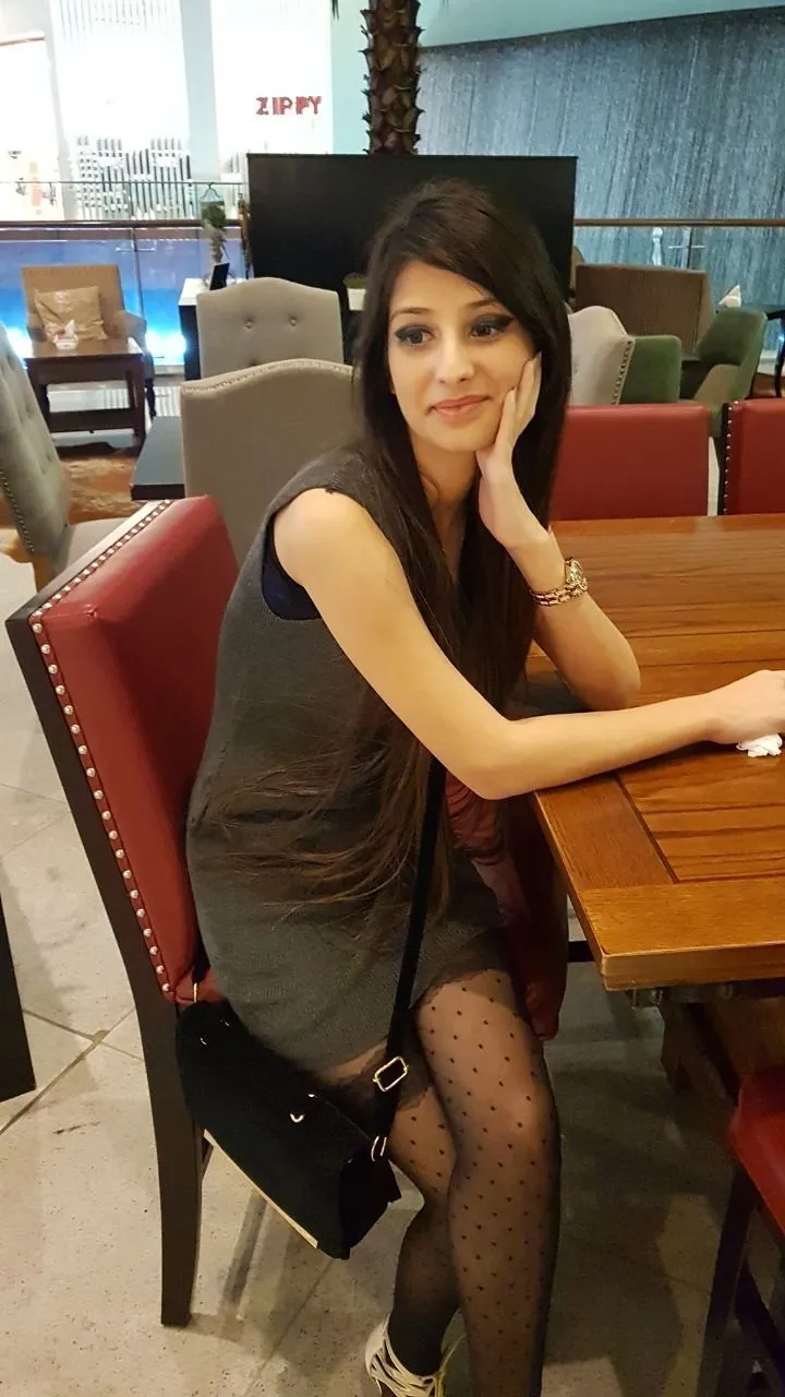Hot young lady ready to treat you right and have fun. Gallery Photo
